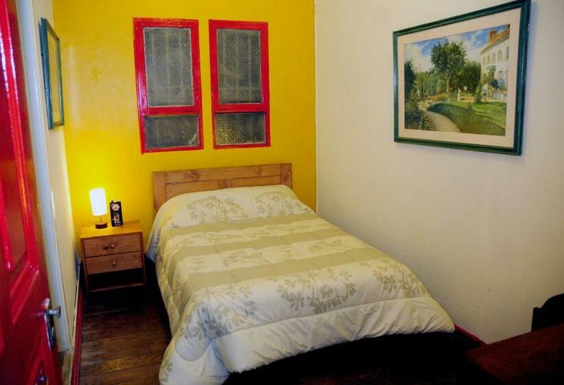 اتاق استاندارد, Flying Dog Hostel
