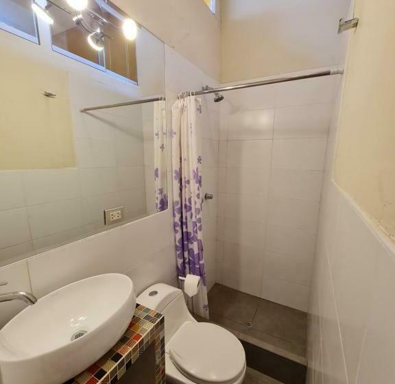 اتاق استاندارد, Flying Dog Hostel