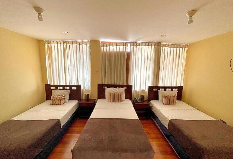 غرفة قياسية ثلاثية, Mandala Rooms & Services