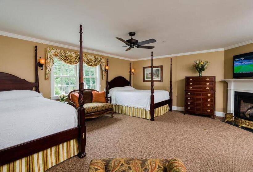스탠다드 룸 퀸사이즈 침대, The Winstead Inn