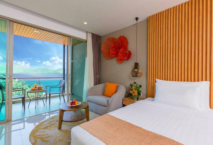 스탠다드 룸 킹사이즈 침대, Wyndham Grand Phuket Kalim Bay