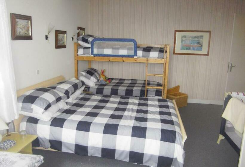غرفة عائلية, Lenard Charles Bed & Breakfast