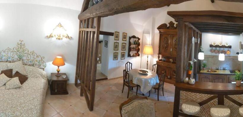 سوییت لوکس, Le Relais De La Tour
