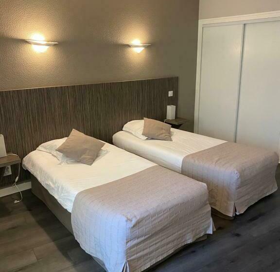 Номер Стандарт, Hôtel Café Les Fleurs