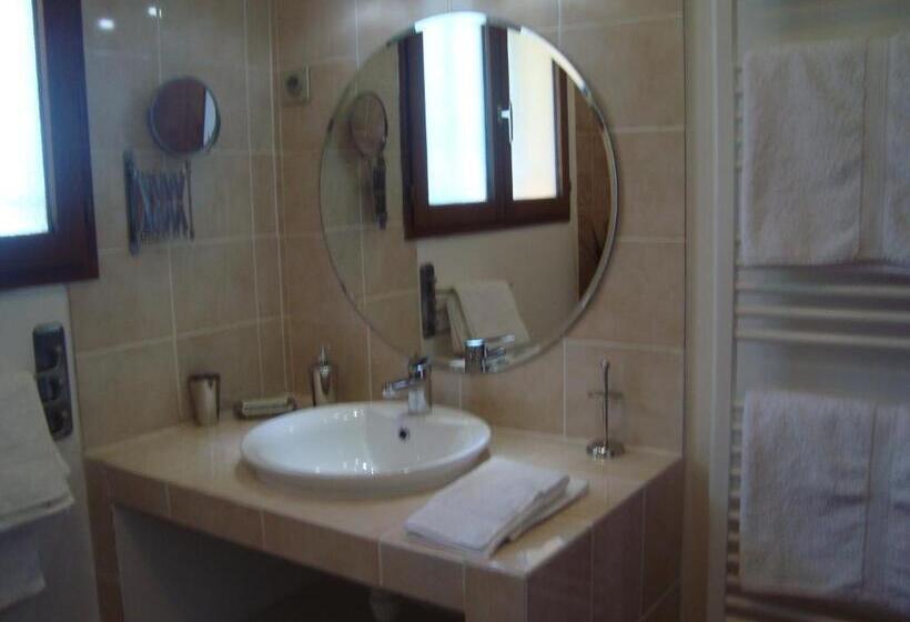 غرفة قياسية ثلاثية, Chambres D Hôtes Les Palmiers De La Cité