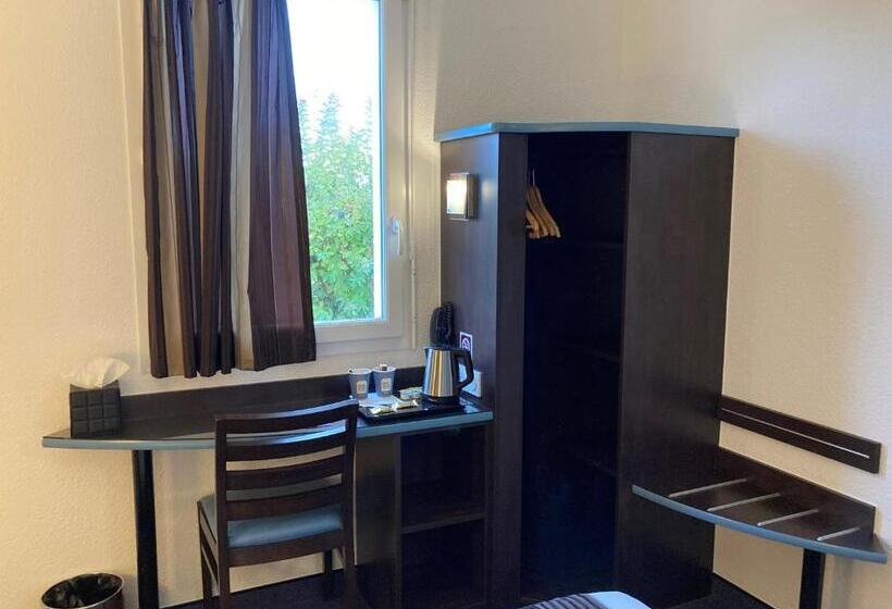 Четырехместный Номер Стандарт, Kyriad Dol De Bretagne