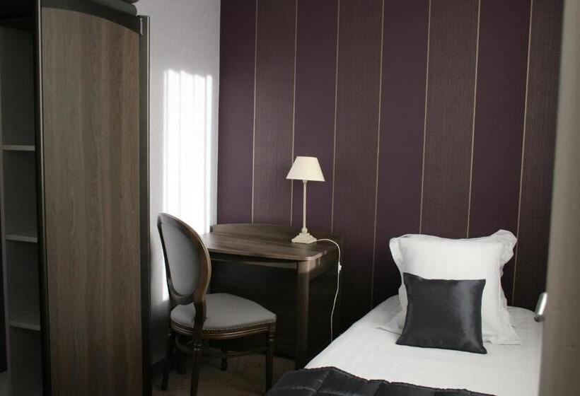 Трехместный Номер Базовый, Hostellerie De La Quenoeuille