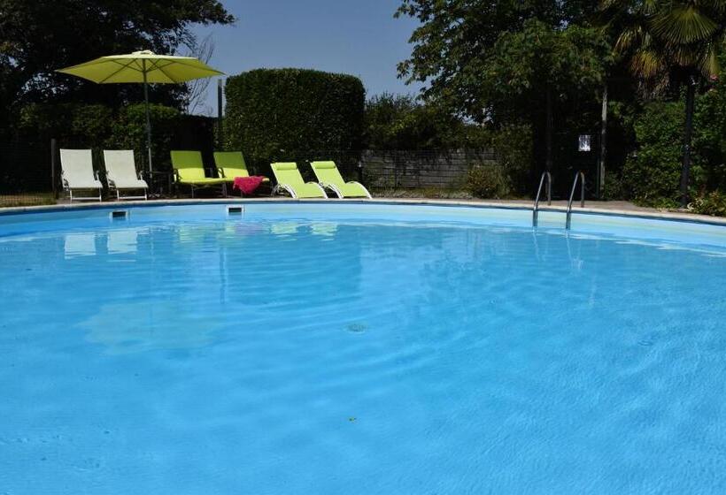 Номер Superior Кровать Кинг, Chambres D Hôtes   Dîners   Piscine   Centre Ville Bergerac 5km   Domaine De Bellevue Cottage
