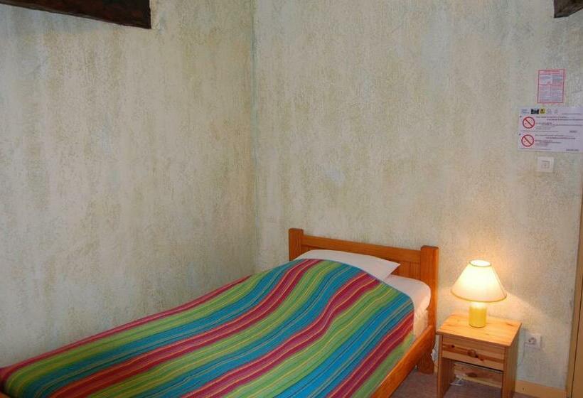 Номер Стандарт Индивидуальный, Auberge Du Bord Des Eaux   Demi Pension Assurée Sur Réservation