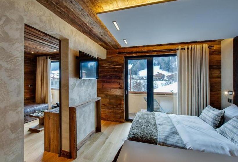 Люкс с Балконом, Hôtel Chalet Les Ecureuils Restaurant, Sauna & Spa Garage