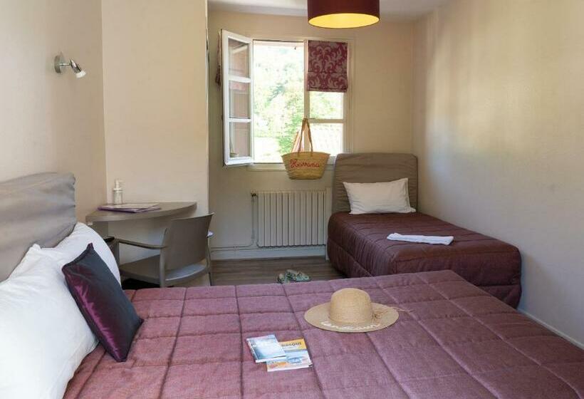 غرفة قياسية ثلاثية, Hôtel Juantorena