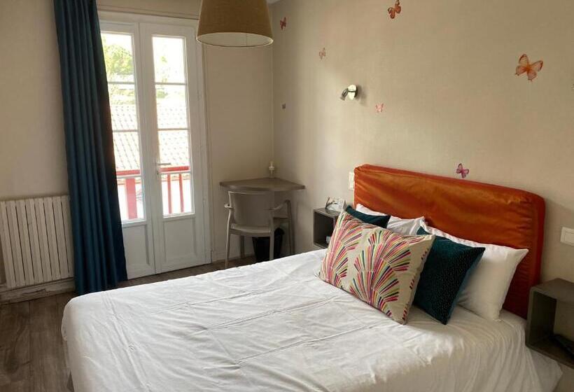 غرفة قياسية, Hôtel Juantorena