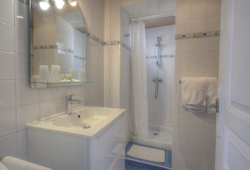 Номер Комфорт, Hôtel Le Nautile