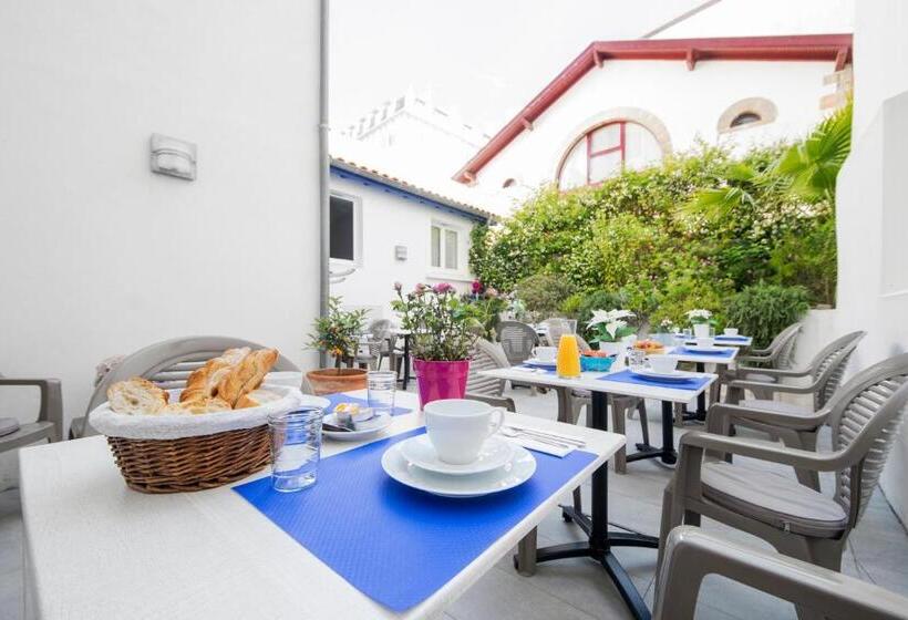 Номер Стандарт Трехместный, Hôtel Le Saphir