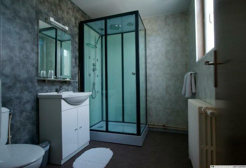 Трехместный Номер Базовый, Hôtel La Tente Verte