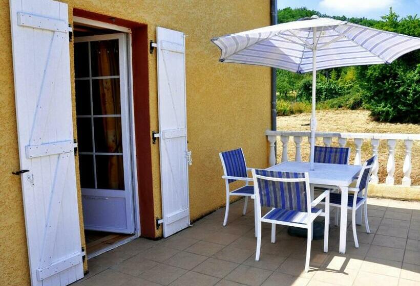 小室, L Adourable Auberge