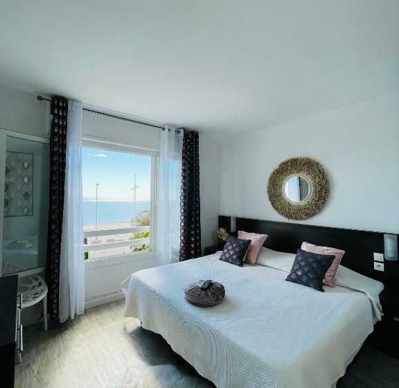 オーシャンビュースーペリアールーム, Le Grand Large Bord De Mer Hotel & Appartements
