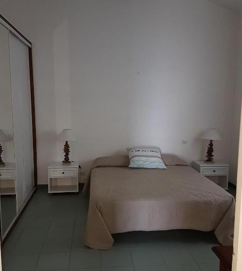 سوییت, Résidence Costa D'oru