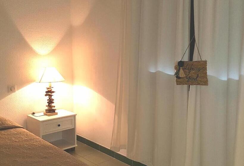سوییت, Résidence Costa D'oru