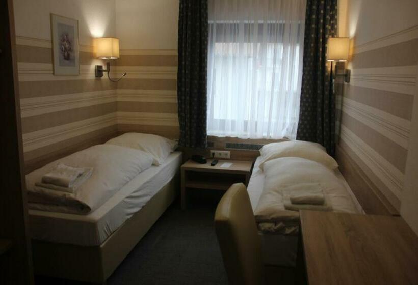 スタンダードルーム, Airport Hotel Zum Taubengrund