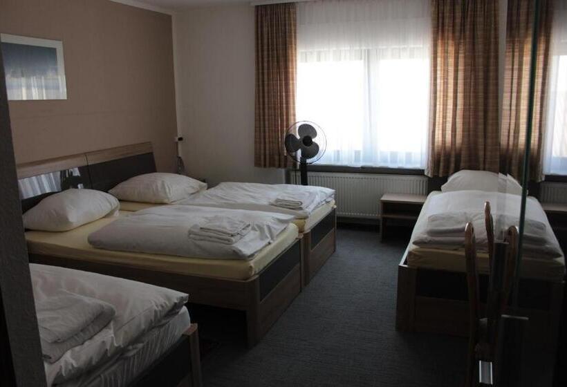 ファミリールーム, Airport Hotel Zum Taubengrund