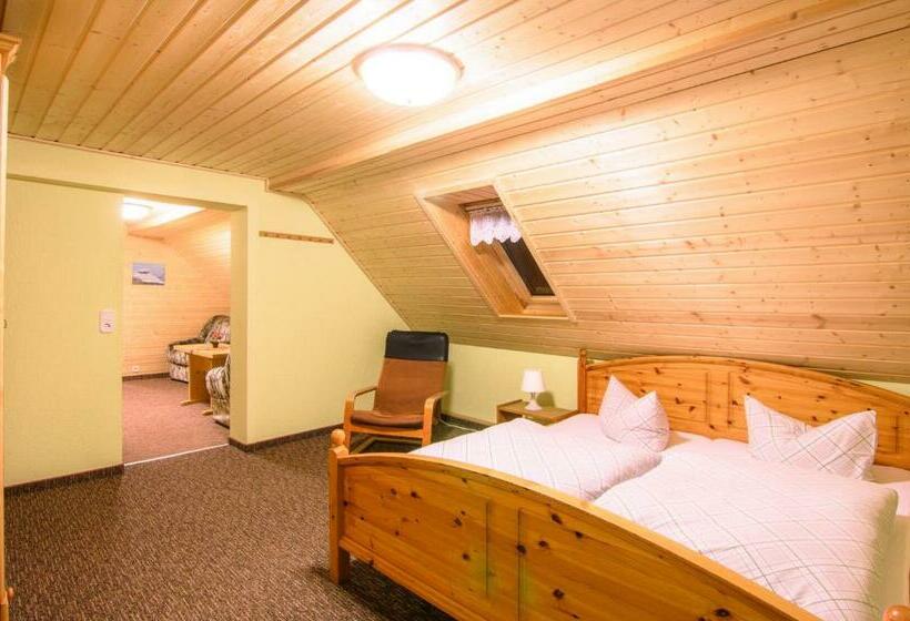 Семейный Номер, Ferienhotel Goldhübel