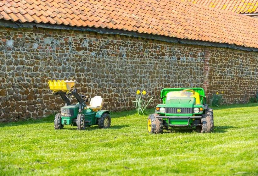 ガーデンビューファミリールーム, Little Abbey Farm