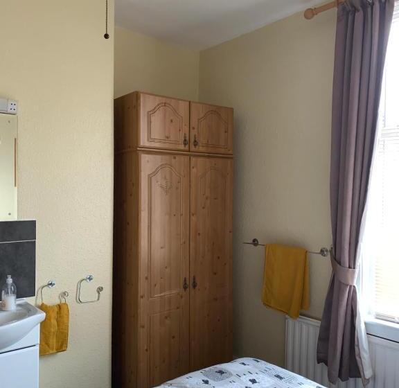Номер Стандарт, Brafferton Guest House