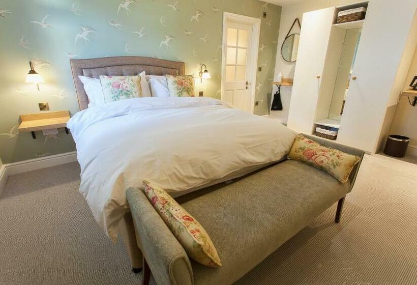 Номер Deluxe, The Inn West End