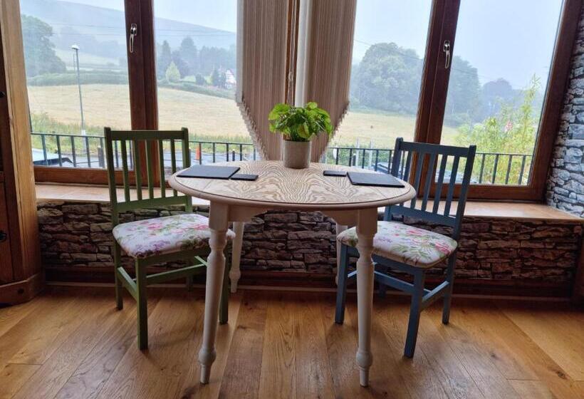 Семейный Номер, Castle Lodge   Brecon Beacons Accommodation