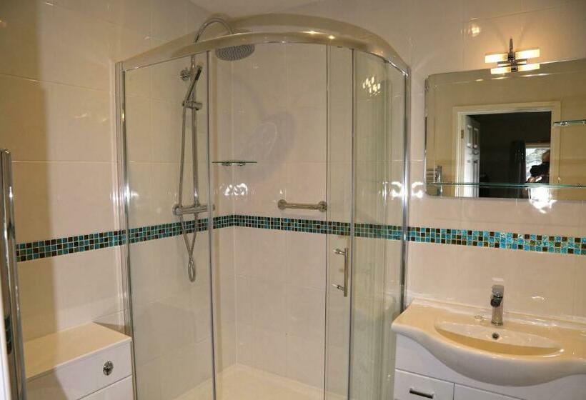 غرفة سوبيريور, Westberry