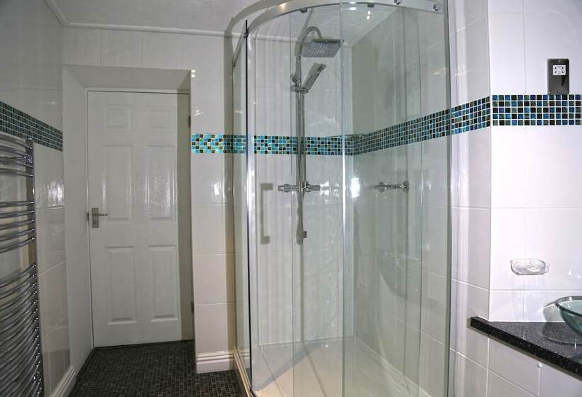 غرفة سوبيريور, Westberry