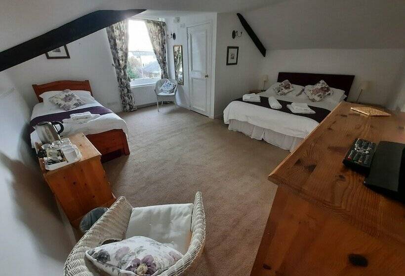 Семейный Номер, The White Cottage
