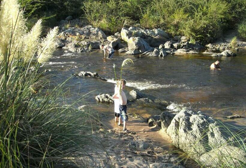 بنجلو قياسى, Cabañas Ecos Del Rio