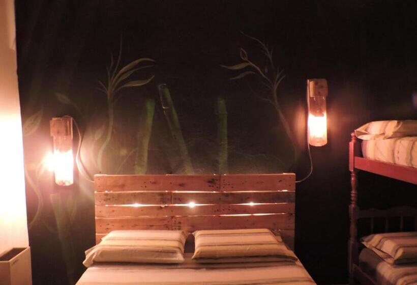 اتاق استاندارد چهار تخته, Carrusel Art Hostel