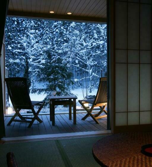 디럭스 룸, 游泉志だて