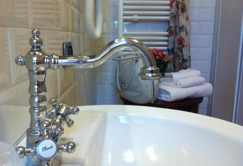 غرفة قياسية, Villa Della Certosa