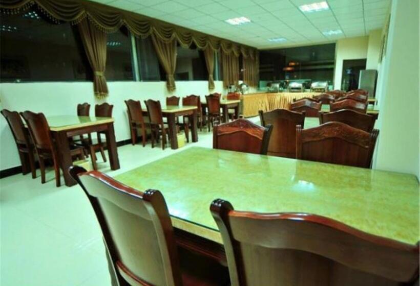 Номер бизнес-класса, Greentree Inn Yunnan Kunming Chenggong University City Shilin Street Express