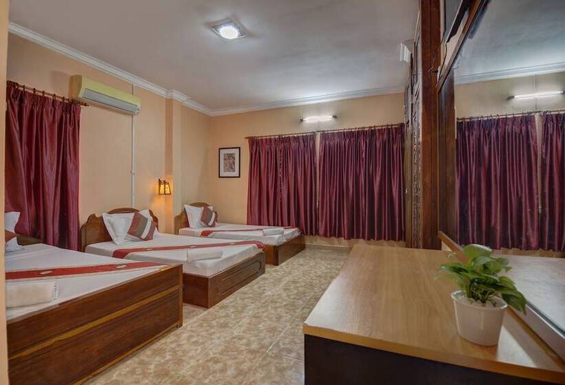 اتاق لوکس سه تخته, Happy Heng Heang Guesthouse