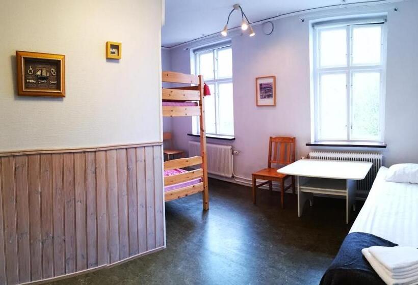 غرفة قياسية ثلاثية, åhus B&b Och Vandrarhem