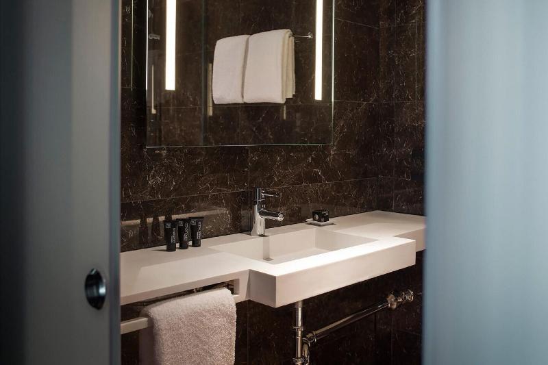 带大床的标准间, Ac Hotel By Marriott Santiago Costanera Center