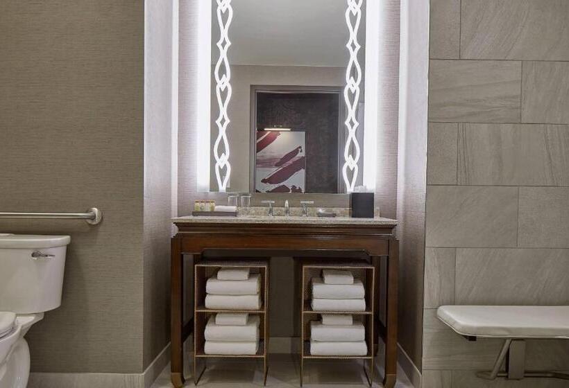 Номер Стандарт, Renaissance Dallas At Plano Legacy West