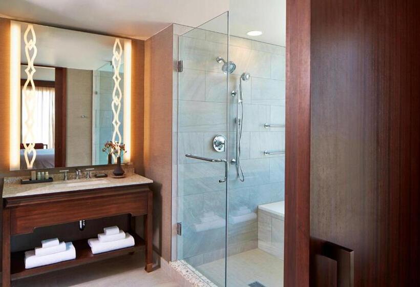 Люкс Executive Кровать Кинг, Renaissance Dallas At Plano Legacy West