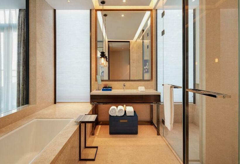 Номер Deluxe Кровать Кинг Вид на Город, Sheraton Zibo