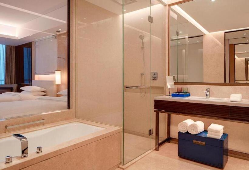 غرفة كلوب, Sheraton Zibo