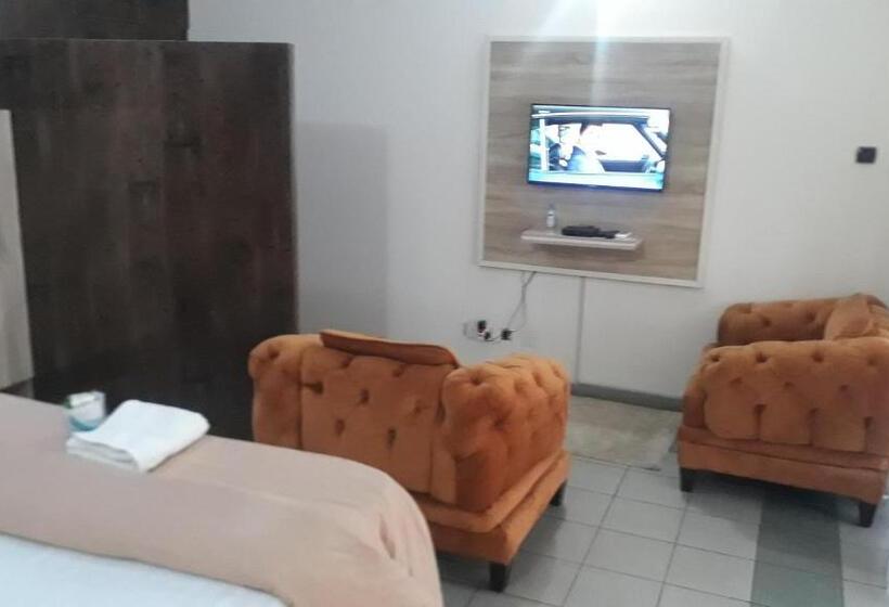 اتاق سوپریور با تخت بزرگ, Od V!ck S Luxe, Wuse District, Swimming Pool, Gym, Wifi, 24hr Power, Security, Dstv