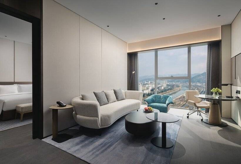 스위트, Crowne Plaza Shangluo By Ihg