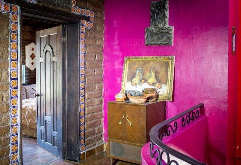 デラックスルーム, Solache Inn