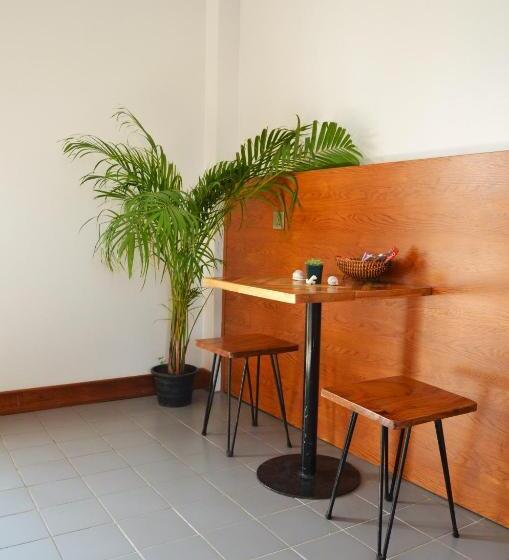 اتاق استاندارد, Cosmos Guesthouse Snack Bar