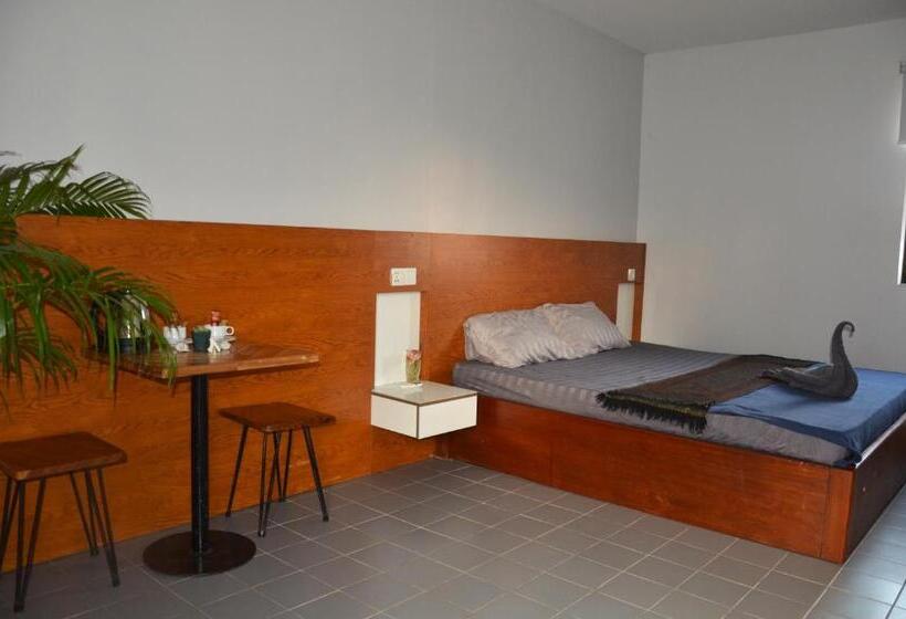 اتاق استاندارد, Cosmos Guesthouse Snack Bar